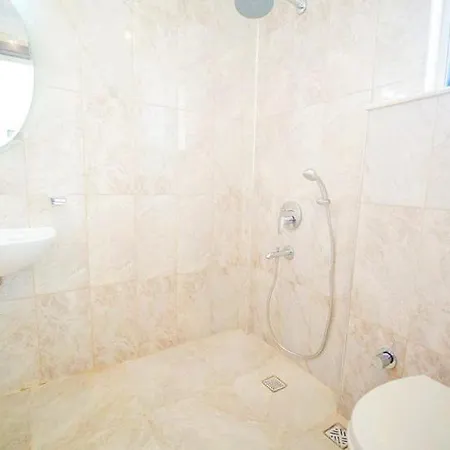 빌라 Kalkan'da Denize Yakin Havuzlu Jakuzili 칼칸