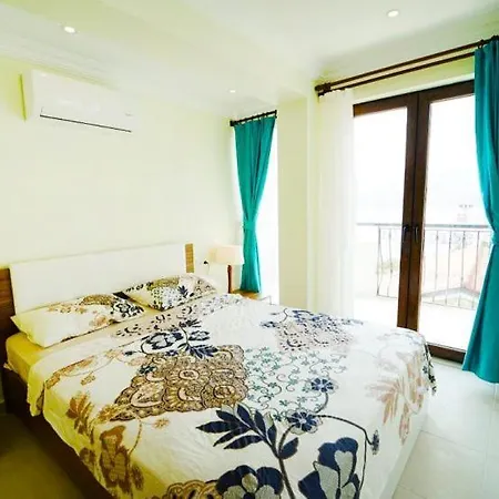 Kalkan'da Denize Yakin Havuzlu Jakuzili וילה קלקן